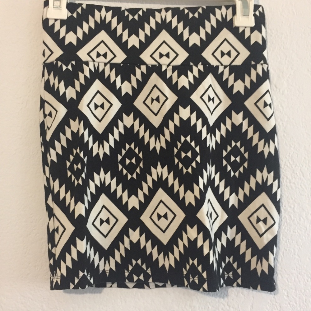 Charlotte Russe black and white printed mini skirt